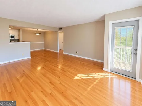 2037 Chastain Park CT NE
