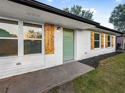 6121 Xanthus Place