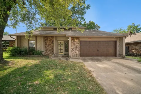 2509 W Canton Place