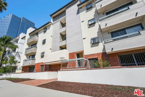 1250 Amherst Avenue #302