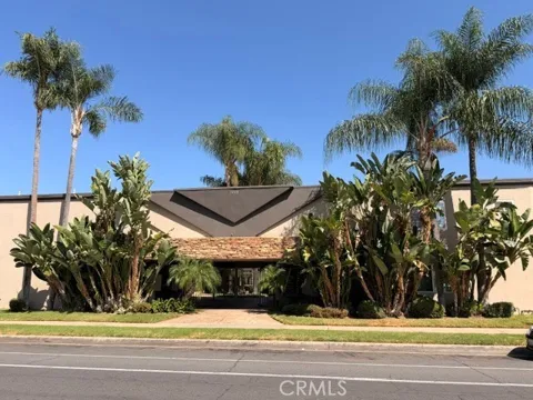 1160 E Lexington Avenue #17