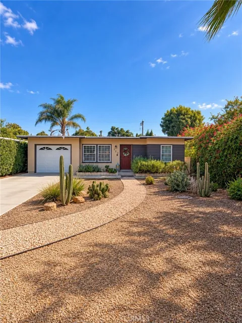 122 E De Anza Circle