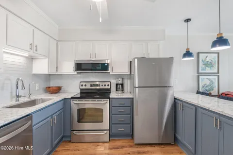 301 Commerce Way #315