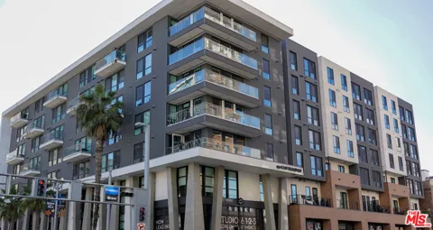 250 E Broadway #815
