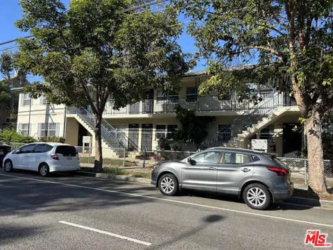 4300 S Centinela Avenue #00