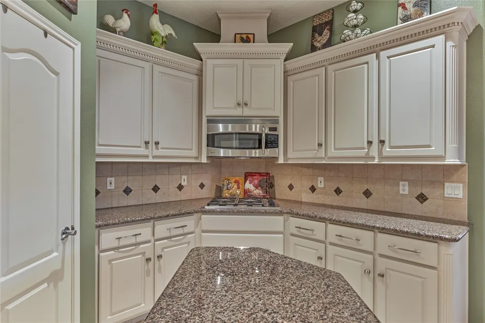 115 Brookgreen Circle Montgomery, TX 77356