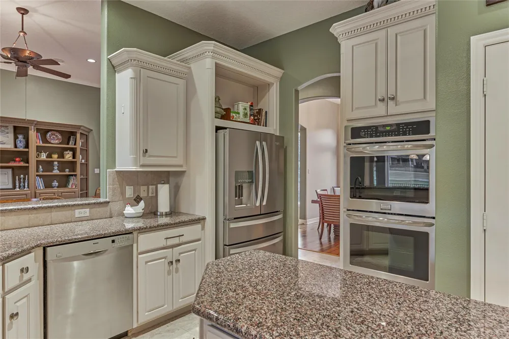 115 Brookgreen Circle Montgomery, TX 77356