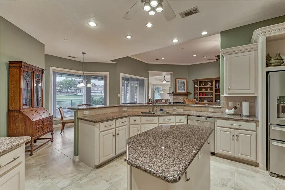 115 Brookgreen Circle Montgomery, TX 77356