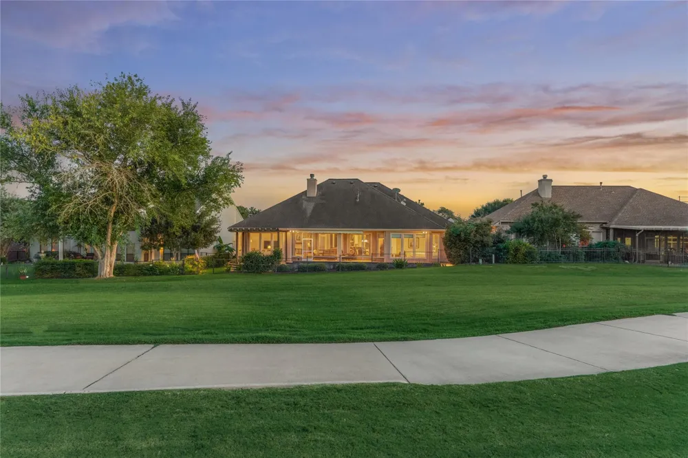 115 Brookgreen Circle Montgomery, TX 77356