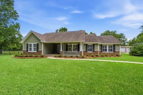 16903 Mustang Trail Drive
