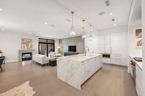 6017 Memorial Drive #305