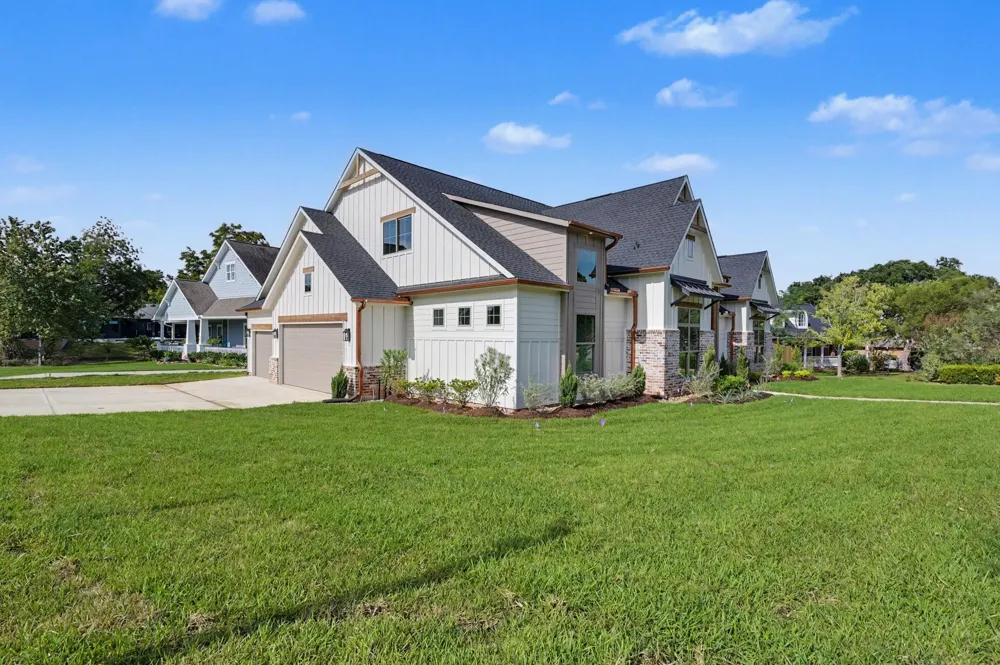 5442 Edgewater Court Willis, TX 77318
