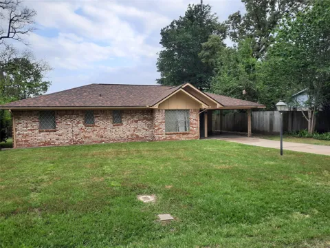 207 Shadow Oaks Drive