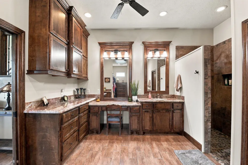 20341 Bay Hill Road Huntsville, TX 77320