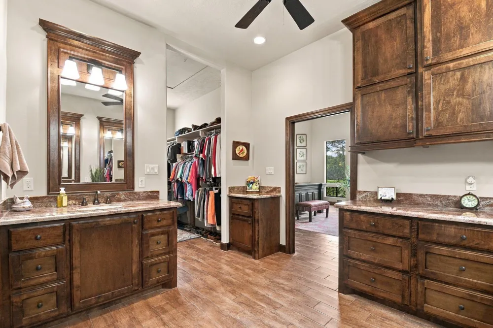 20341 Bay Hill Road Huntsville, TX 77320