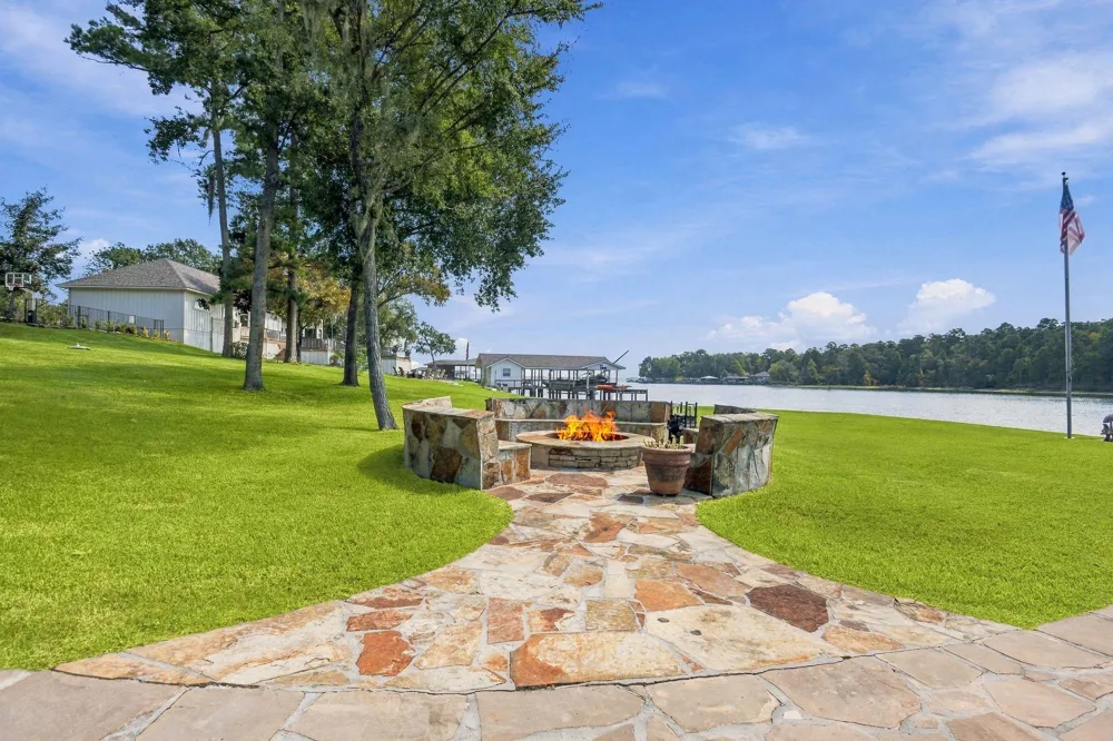 20341 Bay Hill Road Huntsville, TX 77320