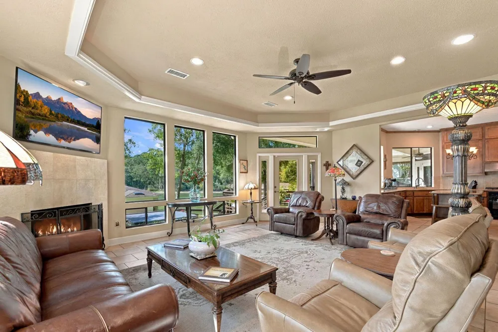20341 Bay Hill Road Huntsville, TX 77320