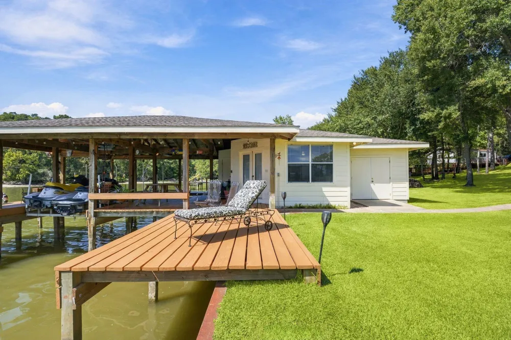 20341 Bay Hill Road Huntsville, TX 77320