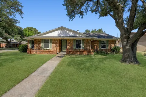 2433 Pinehurst Lane