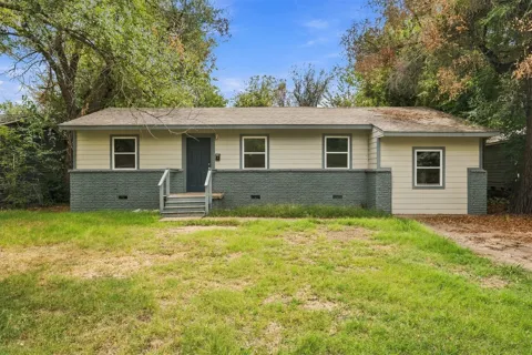 270 E 51st Place
