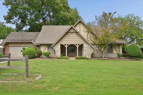 6915 E 78th Place