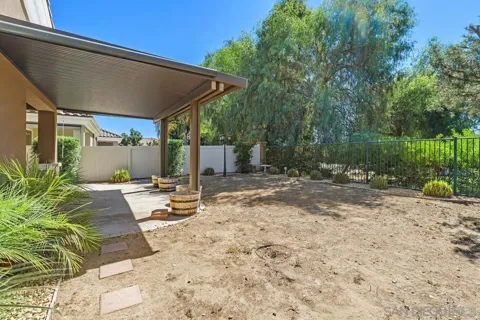 977 Blackhawk Dr
