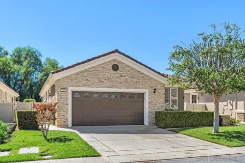 977 Blackhawk Dr
