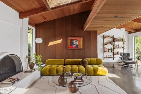 22910 Portage Circle Drive