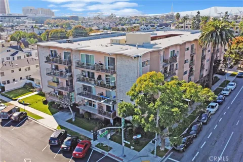 545 Chestnut Avenue #406