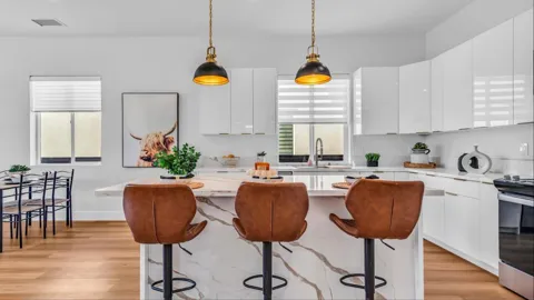 16334 Avenida Gracia