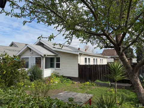 2002 Marin Street