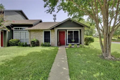 1015 E Yager Lane #83