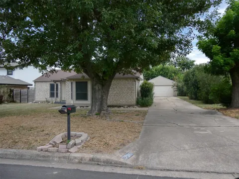 701 GREENWICH PLACE