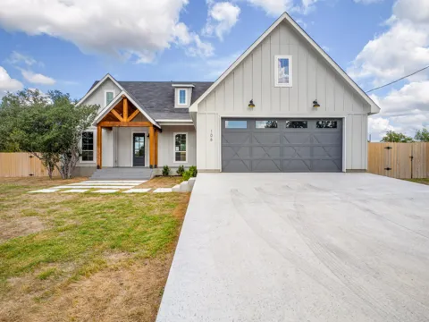 106 W Briar Drive