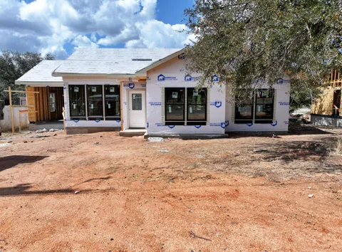 1802 Redwood Drive