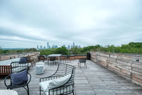 207 W Johanna Street #207