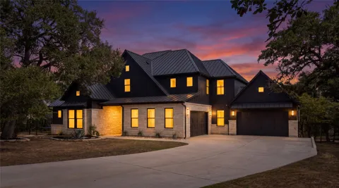 461 Crosswater Lane