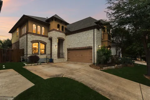 205 E Adelanta Place