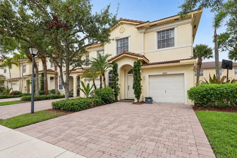 2820 SW 84th Ter #105