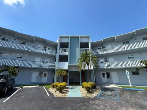 2200 Park Ln #306