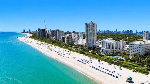 4301 Collins Ave #901