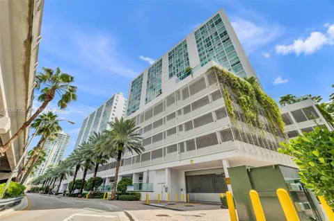 400 Sunny Isles Blvd #916