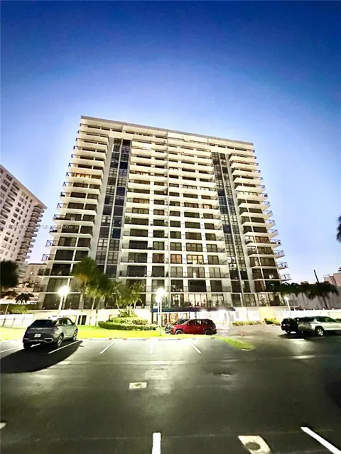 3031 Ocean Blvd #404