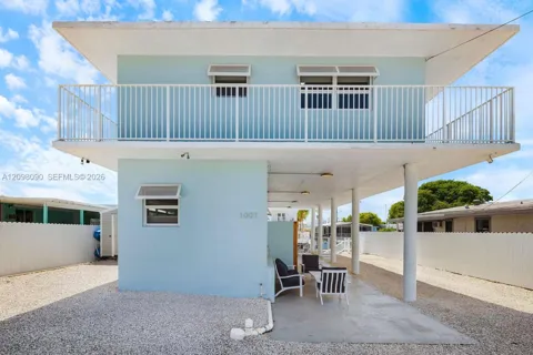 1007 Hialeah Ln