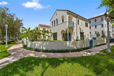 555 Santander Avenue #V4