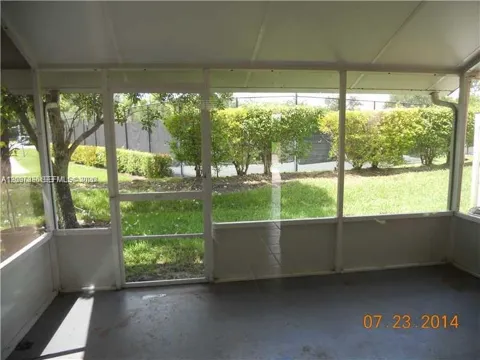 1487 SW 48th Ter