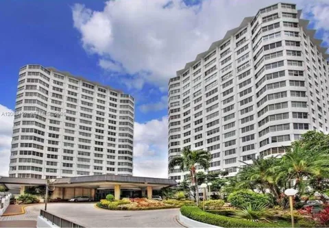 999 Brickell Bay Dr #1807