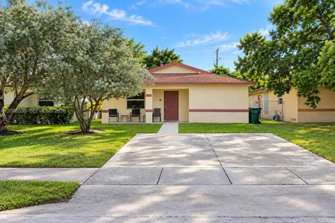 211 NE 35th St