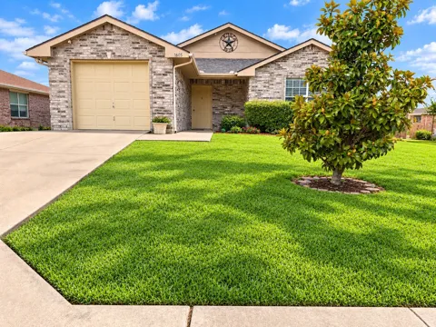 1605 Canary Island Court