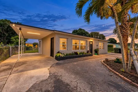 2308 NW 13th Ct